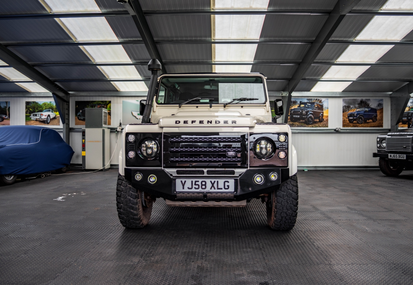 An image of a Land Rover Defender