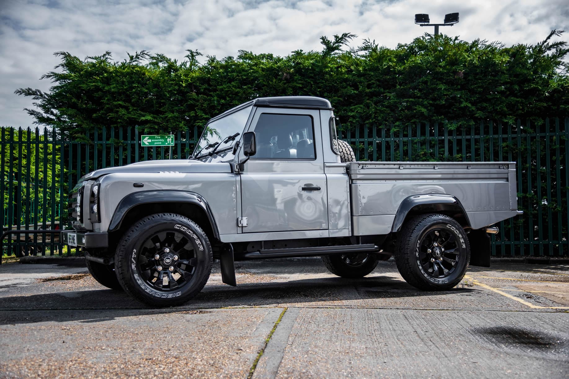 Land Rover Defender