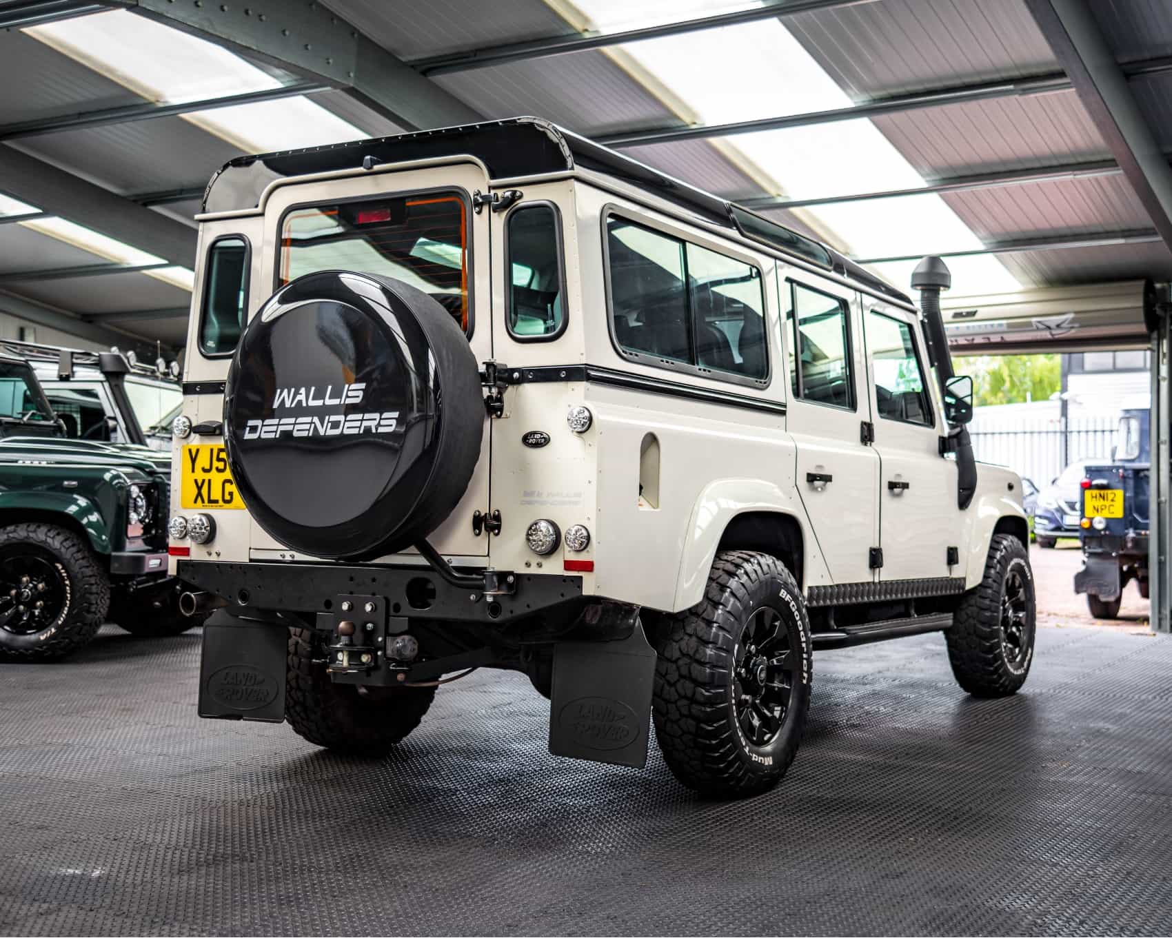 Land Rover Defender