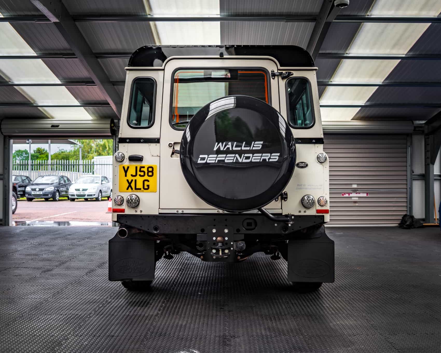 Land Rover Defender